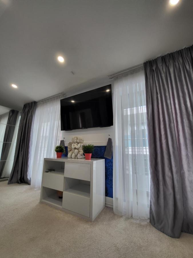 Large Luxury Apartment - Penthouse - Terrace Бухарест Экстерьер фото